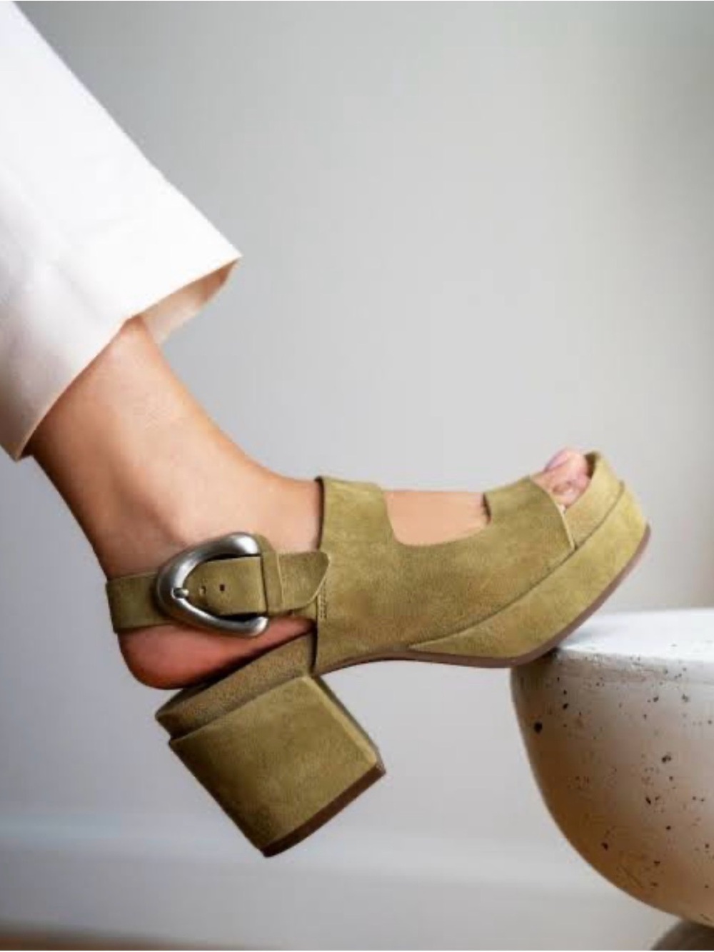 AEROSOLES Olive Green Suede Platform Heel Sandals
